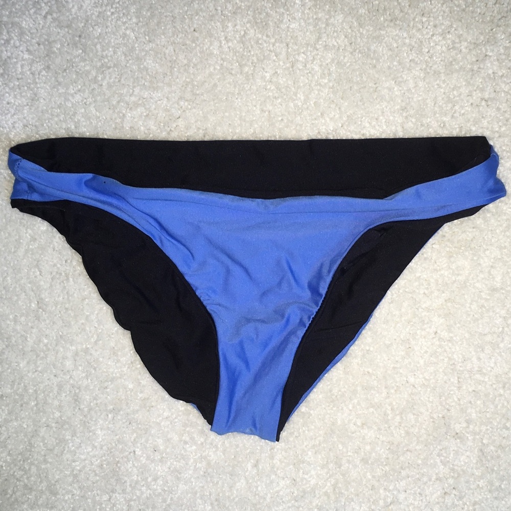Reversible bikini bottom! - Picture 3 of 4